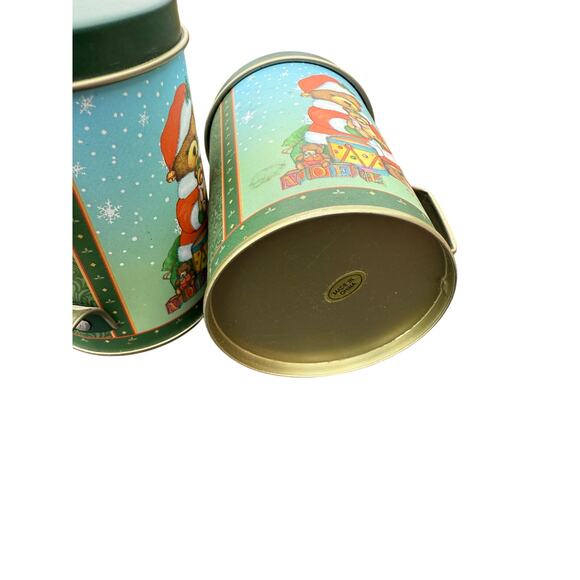 🎄 Christmas Teddy Bear Tin Salt & Pepper Shakers Vintage Holiday Kitchen - Picture 3 of 4